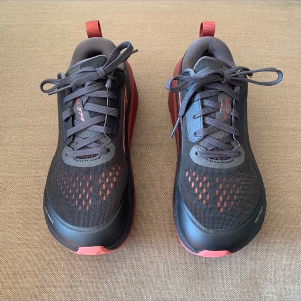 Altra Women's Paradigm 5 Stability Road Running Shoe 7.5M Gray/Coral/Port UNWORN
